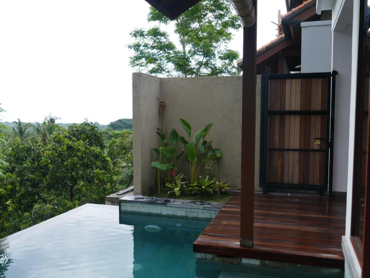 러비나 Abinawa Hill B&B 외부 사진